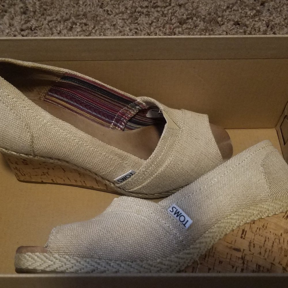 TOMS Wedge Open Toe Women's Dress 8